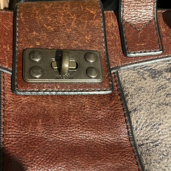 Fossil Shoulder Bag - Picture 4 of 14